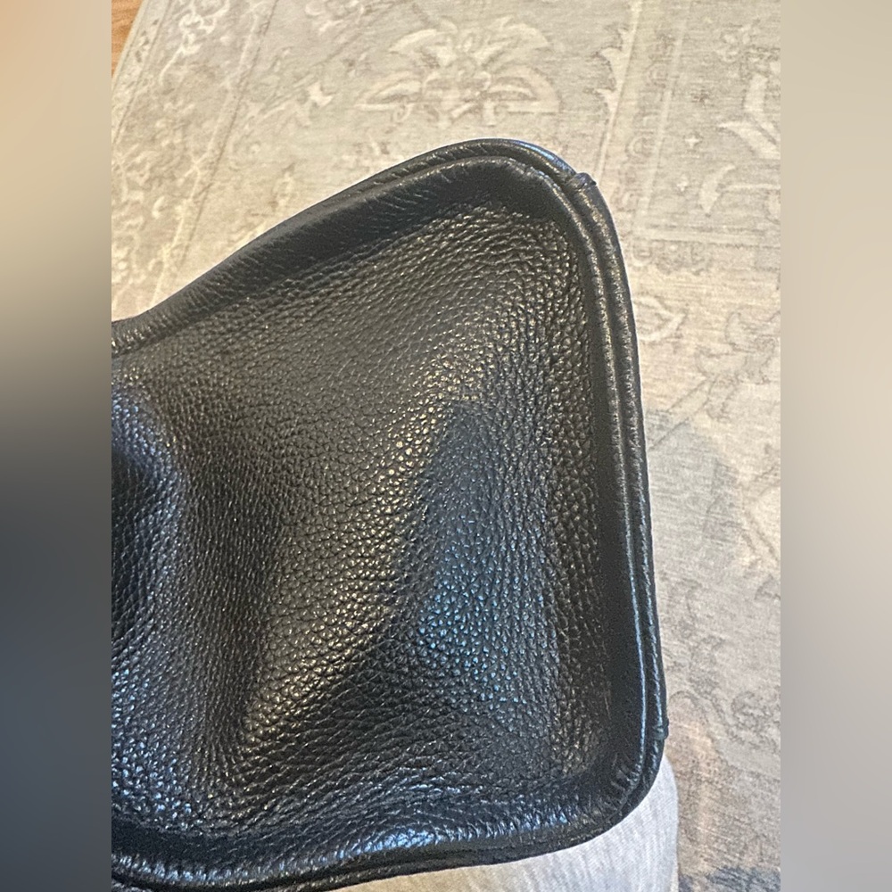 Marc Jacobs Black The Leather Tote Bag, Black Medium Size - Picture 10 of 14